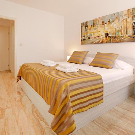 Modern 2-Bed Apt, Late Check In Available Split Extérieur photo