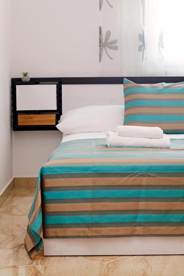 Modern 2-Bed Apt, Late Check In Available Split Extérieur photo